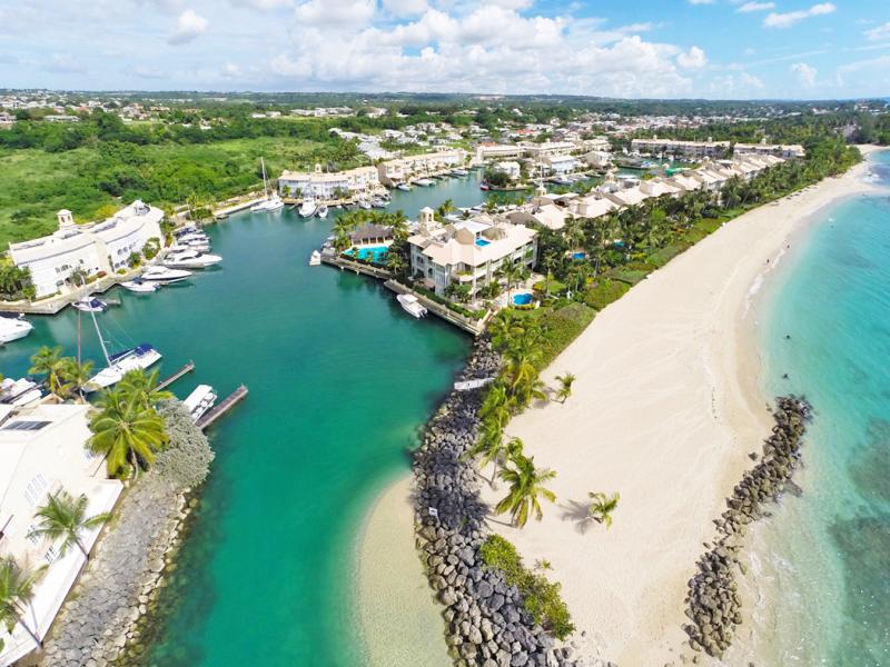 Villa Nevaeh, Beachfront , Long Bay 