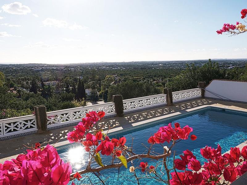 Charming Traditional Villa , Algarve , Loule 