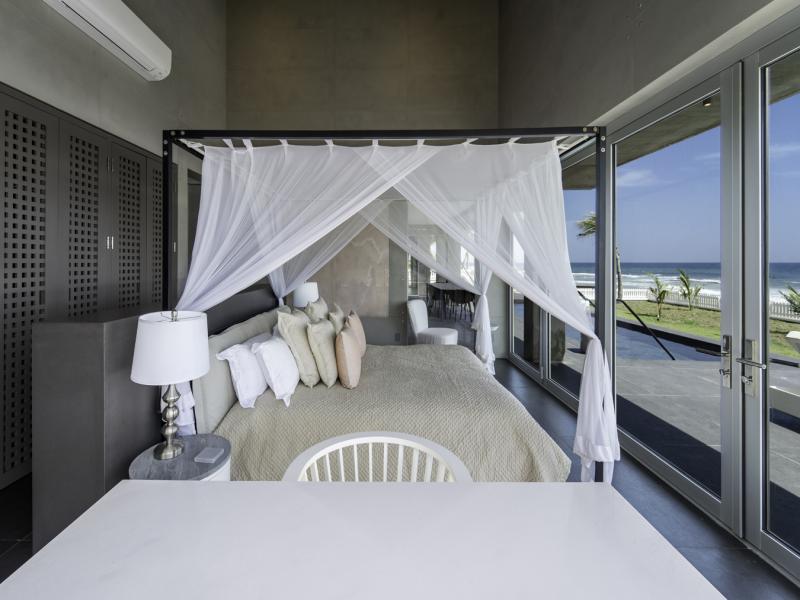 Zazen - Beachfront , Beach Front , East Coast 