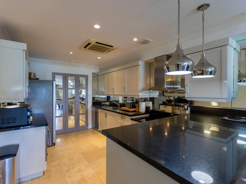  Waterside 304 - Beachfront , Beach Front , Paynes Bay , St James , Waterfront , West Coast 