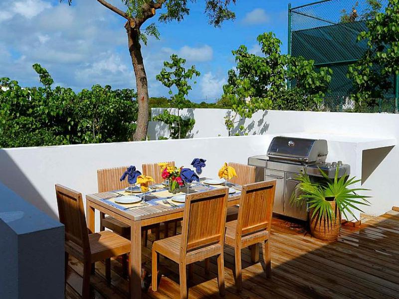Zenaida Beach and Tennis Estate , Sandy Hill 