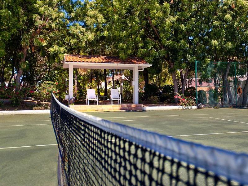 Zenaida Beach and Tennis Estate , Sandy Hill 