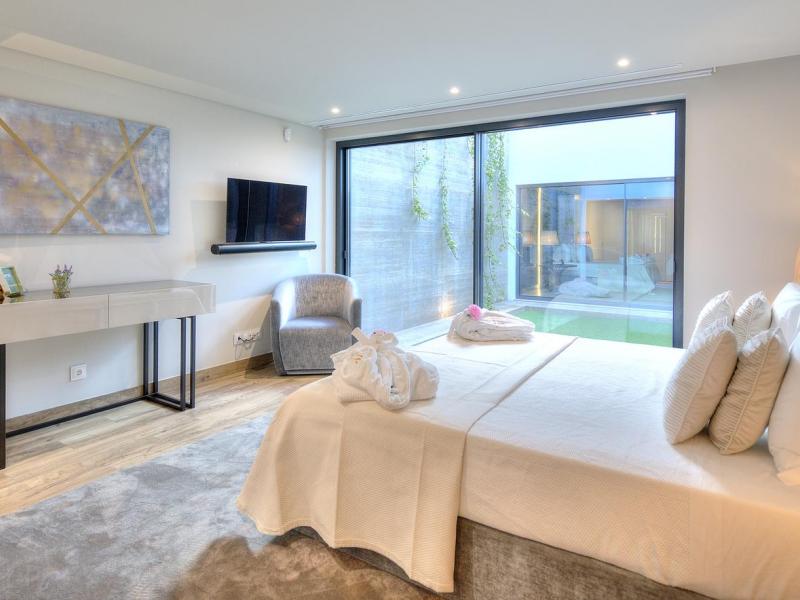 Spectacular 8 Bedroom villa for sale , 