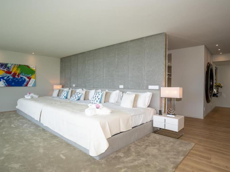 Spectacular 8 Bedroom villa for sale , 