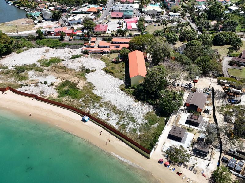 Royal Palms Land , 
