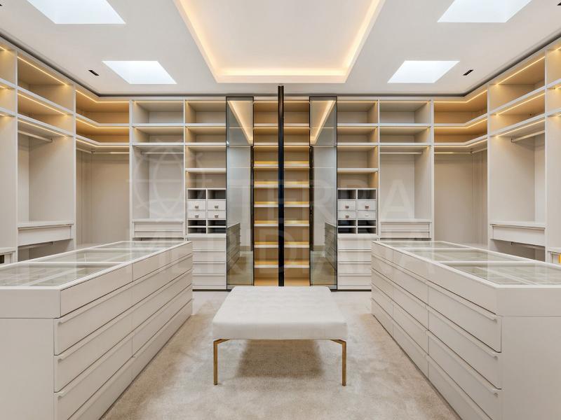 Iconic Luxury Villa for Sale in Benahavís, Andalucía , Benahavis 