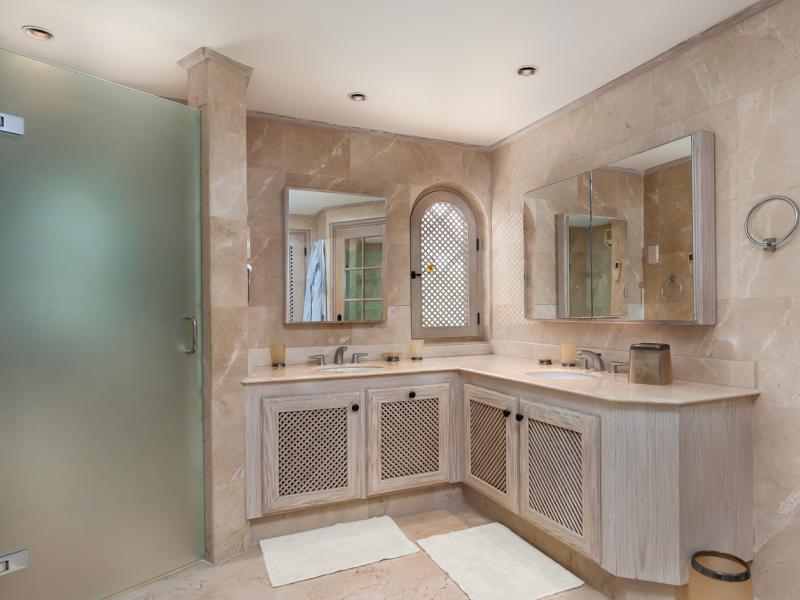 The Beach Hut -Beachfront , Beach Front , Prospect , St James , West Coast 