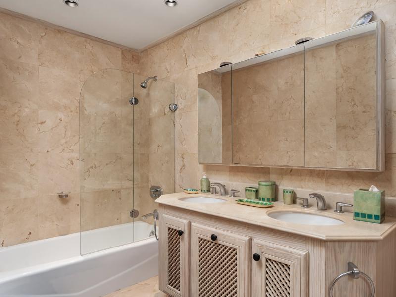 The Beach Hut -Beachfront , Beach Front , Prospect , St James , West Coast 