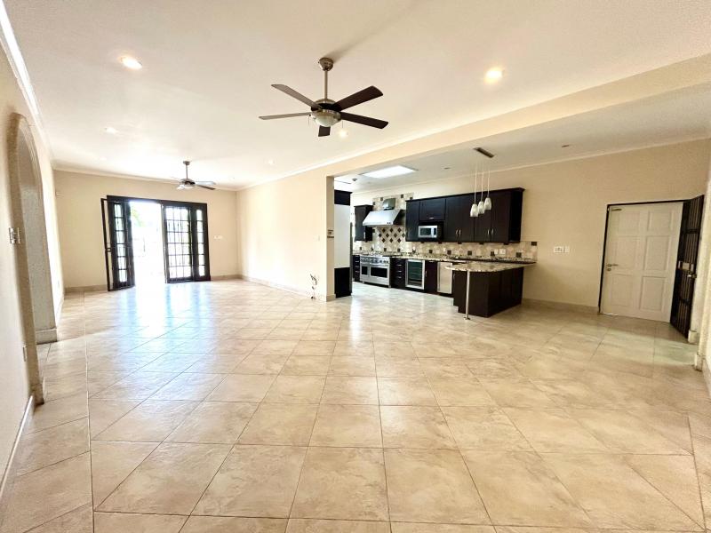 11 Highgate Gardens , South Coast , St Michael 