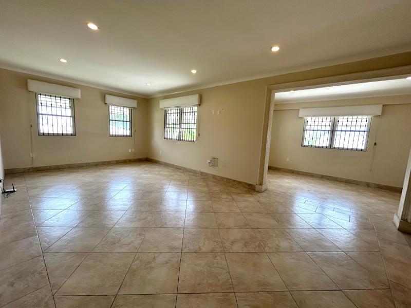11 Highgate Gardens , South Coast , St Michael 