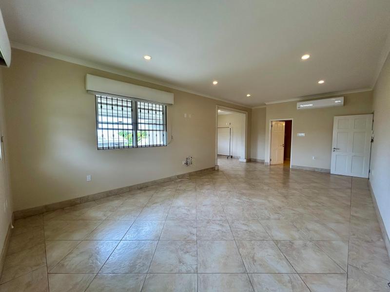 11 Highgate Gardens , South Coast , St Michael 