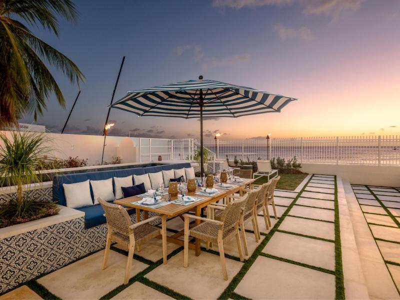 Sea Breeze Beach House , Beach Front , Fitts Village , St James , West Coast 