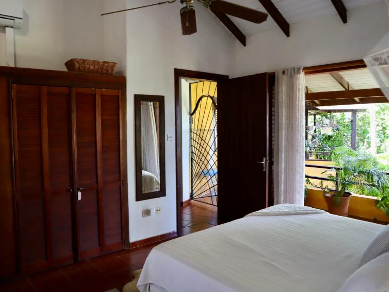 Sunrise Sunset Villa , Gros lset 