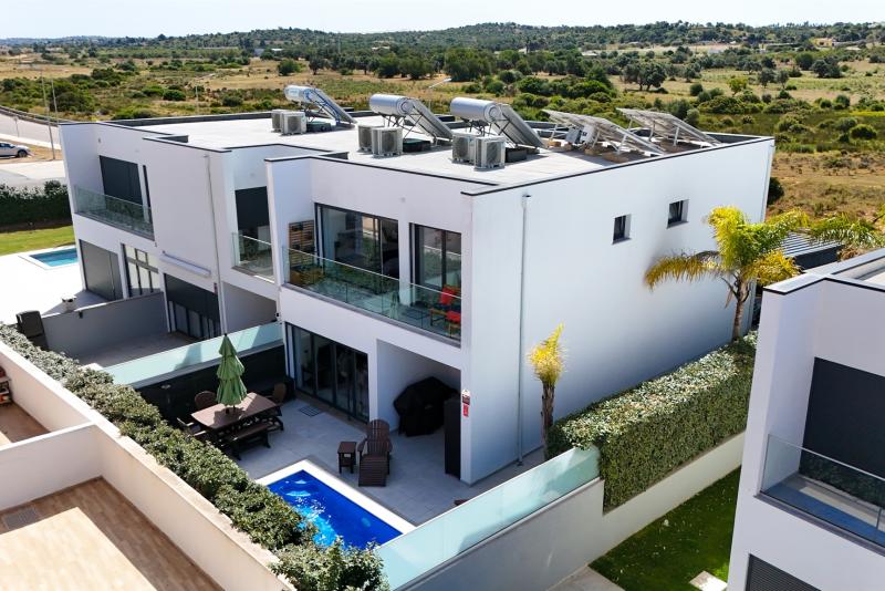 Modern 4-Bedroom Linked Villa Near Guia and Algoz, Central Algarve