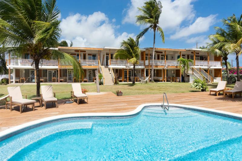 Surfers Bay Hotel in Christchurch