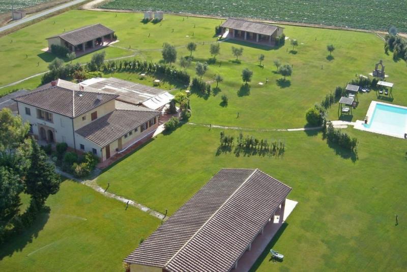 Country House/Farmhouse for sale for sale in Grosseto