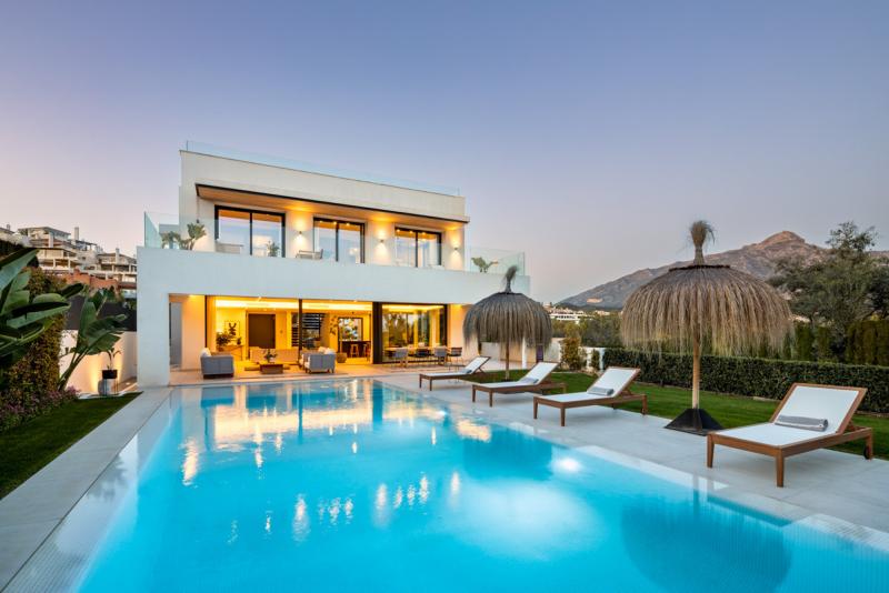 Modern Luxury Villa for Sale in La Cerquilla, Marbella Golf Valley