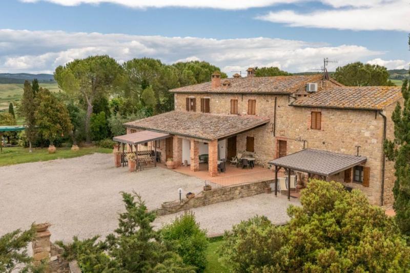 Historic Stone Villa for Sale in San Quirico d’Orcia, Tuscany