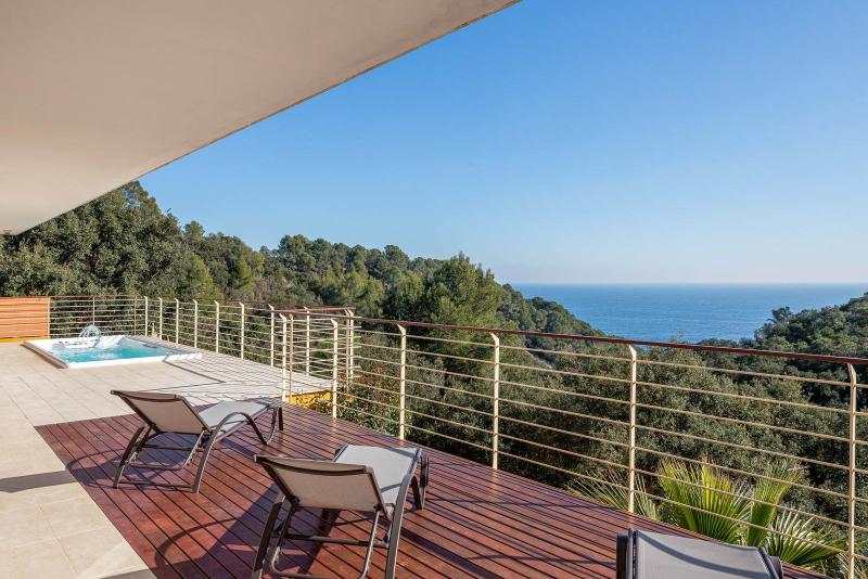 Exclusive Modern Villa for Sale