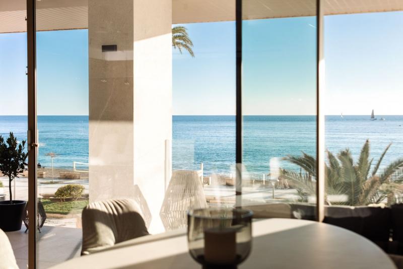 Ground-Level Sea Front Apartment for Sale in Portixol, Palma