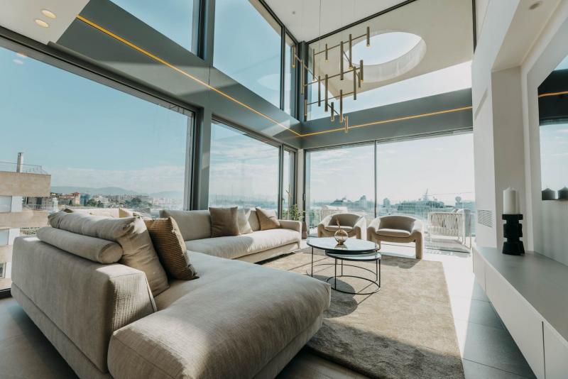 Contemporary 4 Bedroom Apartment with Sea Views in Palma de Mallorca