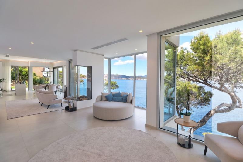 Frontline Villa for sale in Santa Ponsa - Mallorca