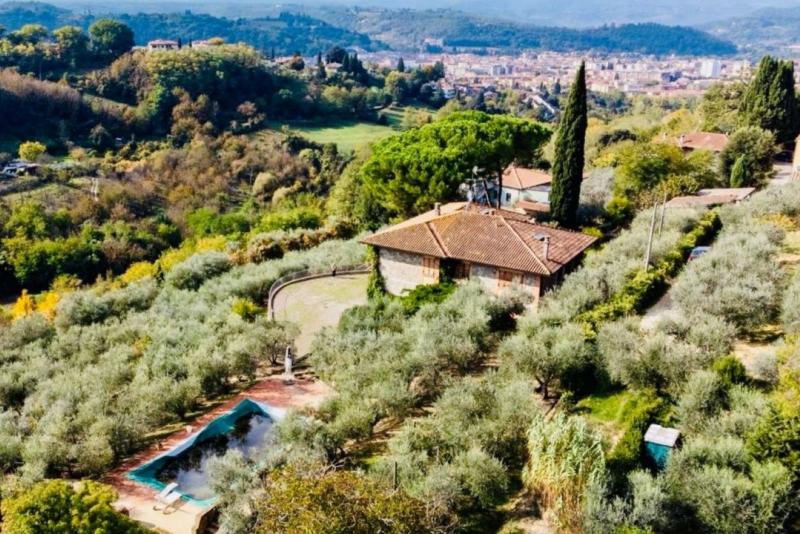 Restored Villa with Pool for Sale in Poggibonsi, Chianti, Tuscany