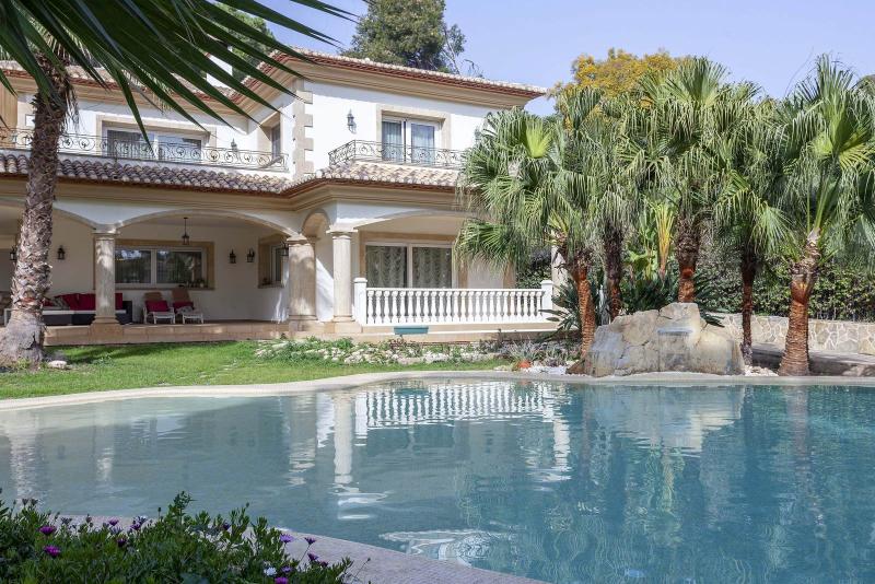Exceptional Seven-Bedroom Villa