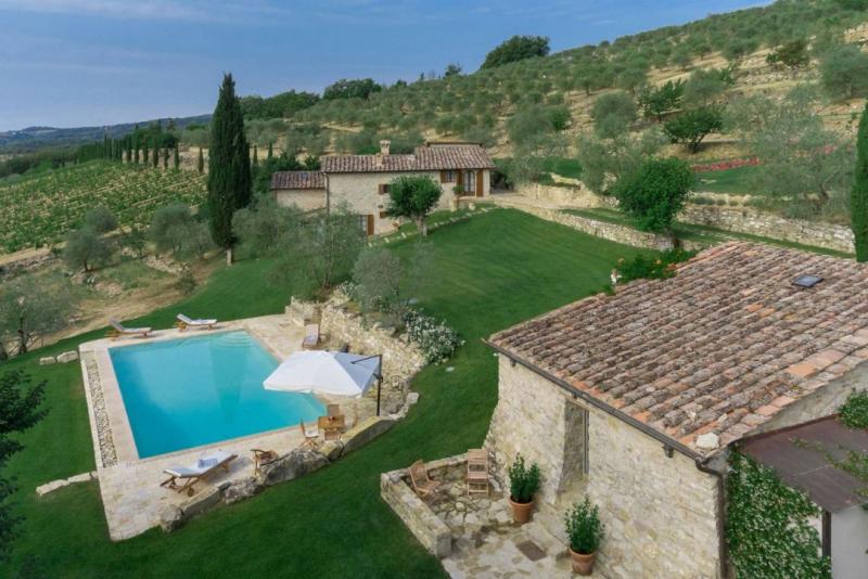 Restored stone country villa with panoramic views for sale in Siena - Radda in Chianti
