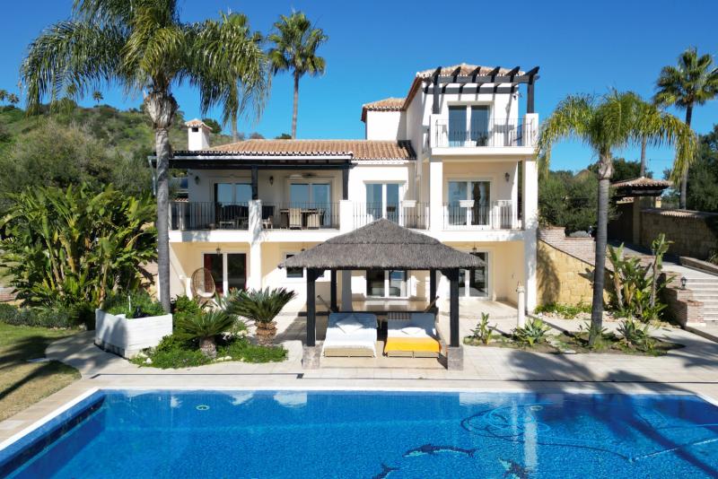 4 Bedroom Villa for sale in Estepona East Estepona