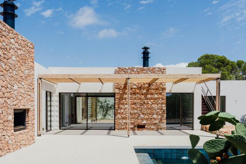 Villa Neutra – Contemporary Luxury Living in Formentera