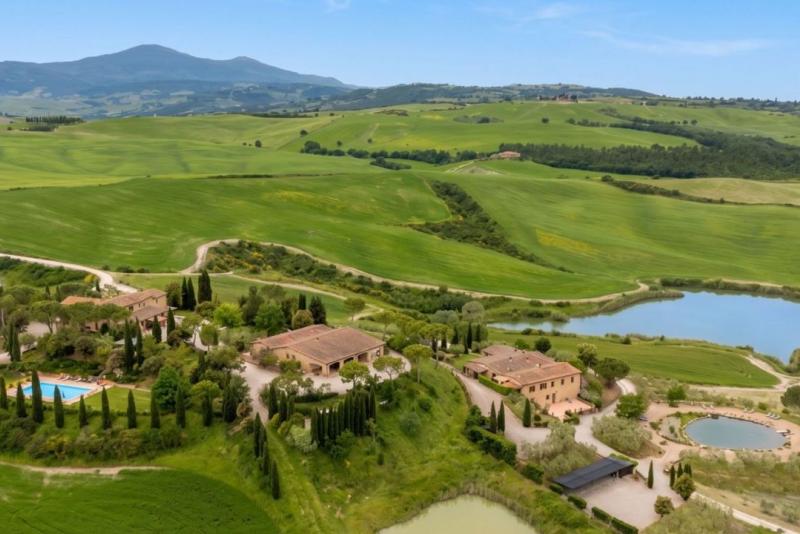 Country House/Farmhouse for sale for sale in Siena - San Quirico d'Orcia