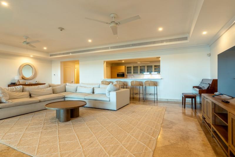 Beachfront - Sandy Cove 102