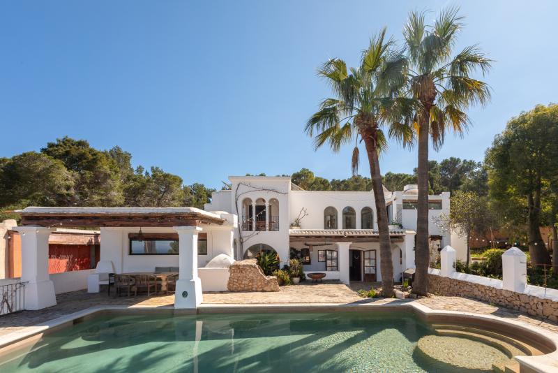 Smuggler’s Watch – Unique Ibiza Finca for Sale in San Juan Hills